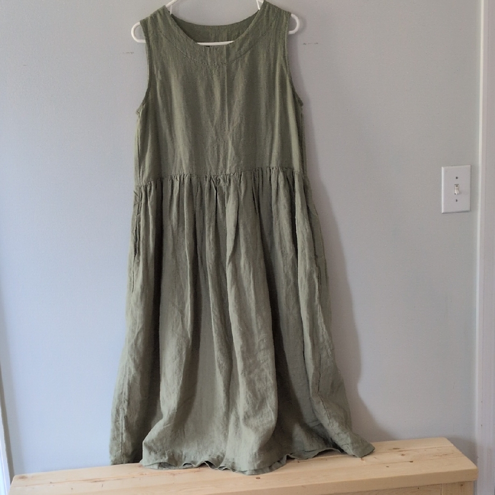 Women's Linen Sage Green Sleeveless Dress